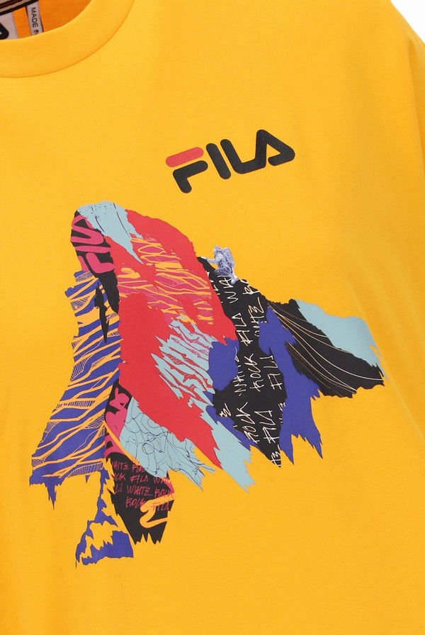 Yellow Fila Mountain Peak Graphic Men T-shirts | 2410JCKDV